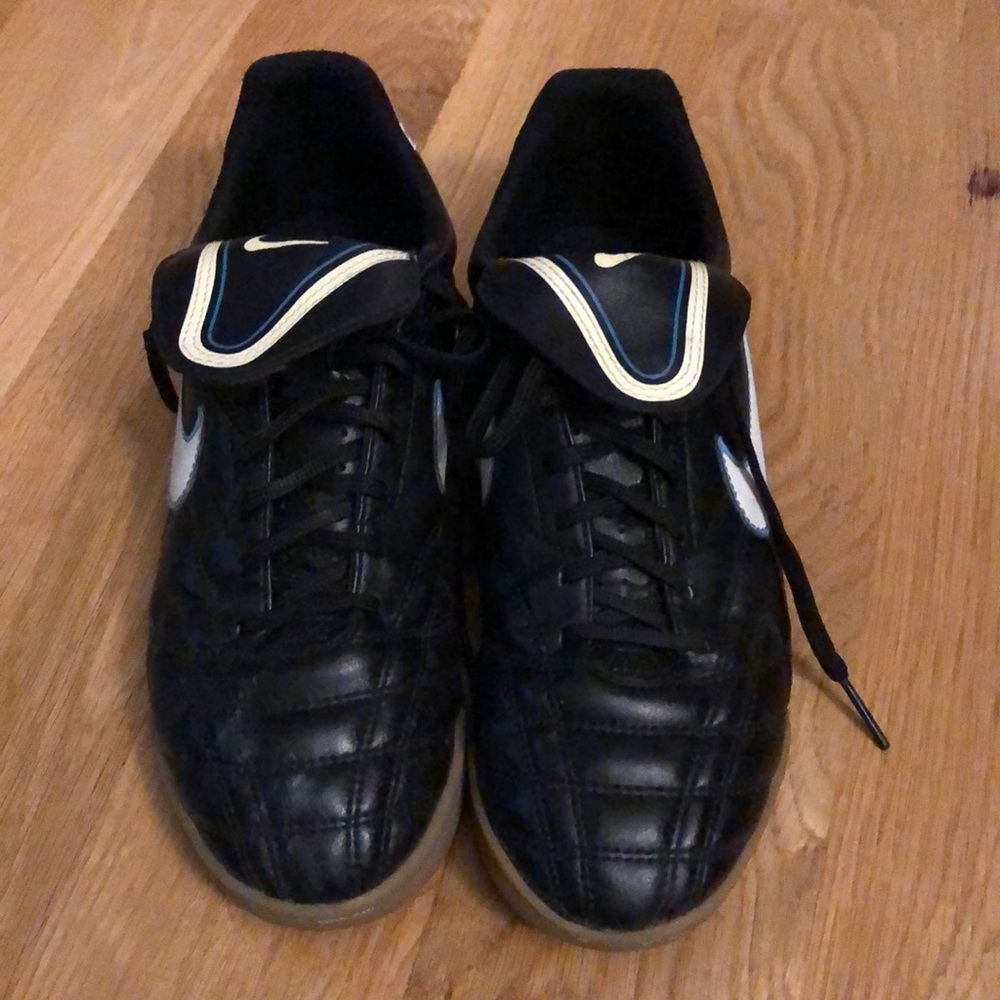 Nike indoor soccer shoes